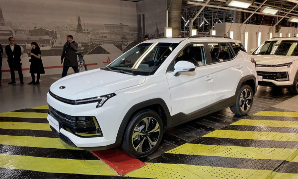 «Москвич» раскрыл цену нового кроссовера